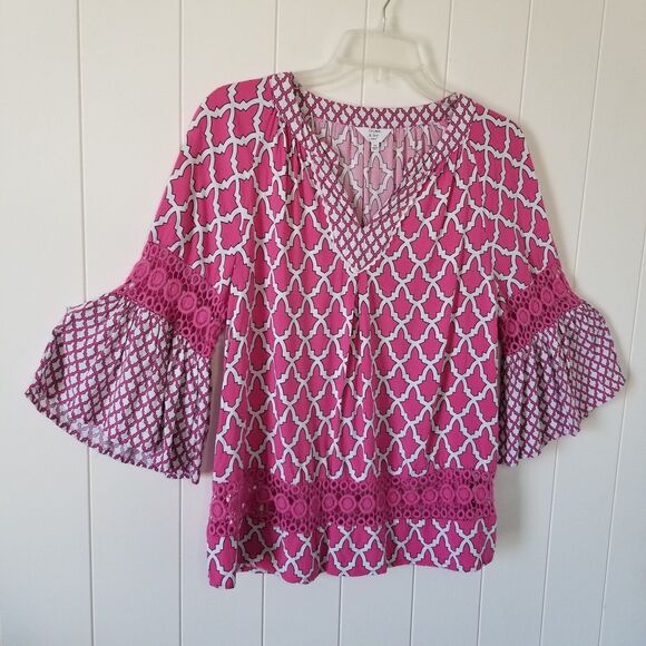 Crown & Ivy Top Womens Size Small Petite Bell Sleeve Whimsical - Picture 2 of 9